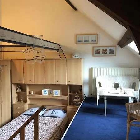 Chateau Les Tourelles Bed & Breakfast *