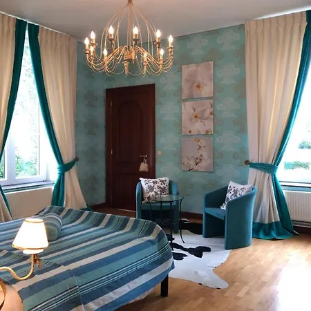 Chateau Les Tourelles Bed & Breakfast
